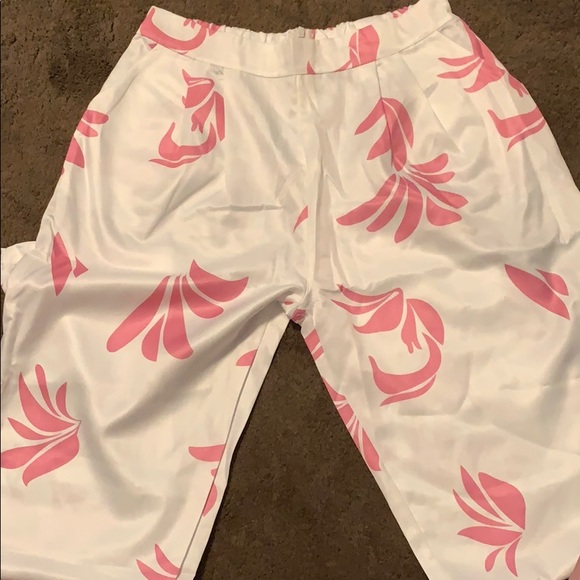 Clothes - Picture 4 of 5